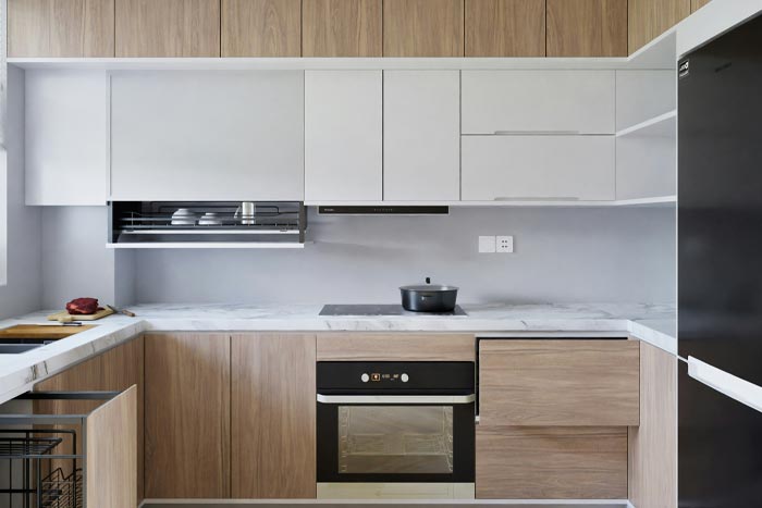 Custom kitchen cabinet maker in toronto